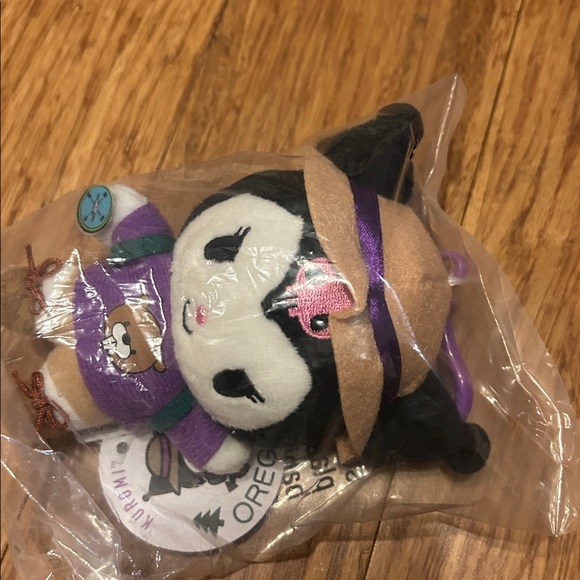 Sanrio Kinokuniya Oregon Beaver State Exclusive Plushies Kuromi 4inch Bag Charm - Picture 2 of 2